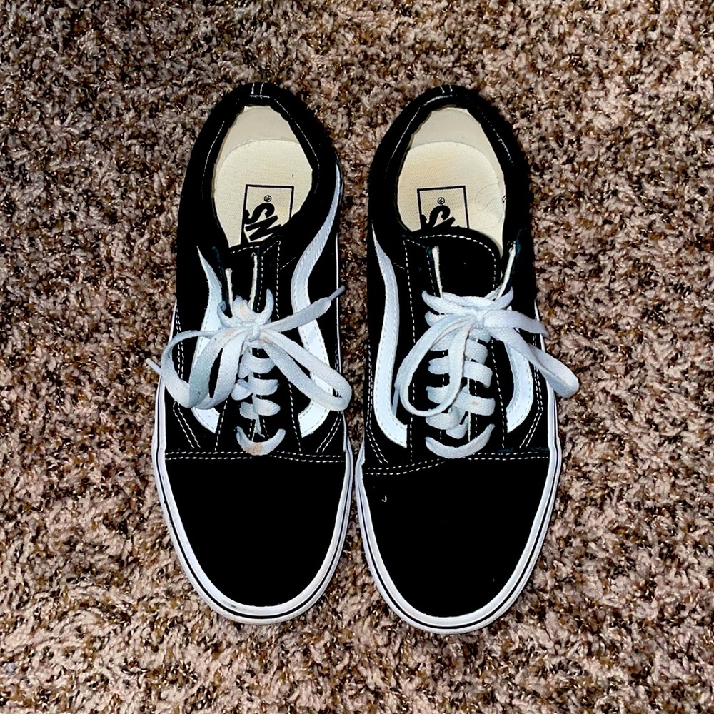 Black and White Old Skool Vans Sneaker